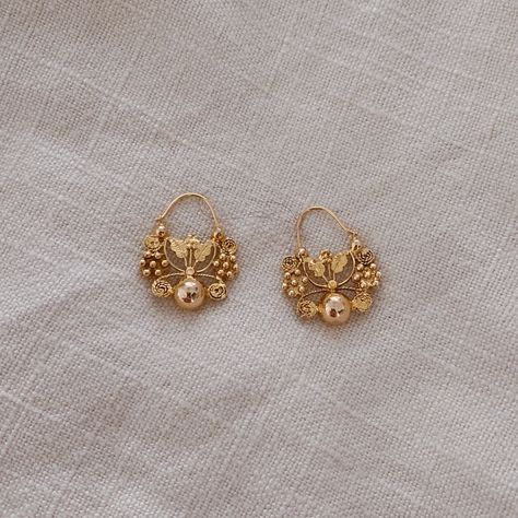 Ear Rings For Women, Gold Jewelry Prom, Wedding Jewelry Sets Bridal Jewellery, Antique Gold Earrings, Delicate Gold Jewelry, Gold Bridal Necklace, Small Bra, New Gold Jewellery Designs, Antique Jewellery Designs