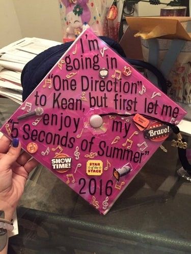 One direction grad cap idea // follow us @motivation2study for daily inspiration Graduation Cap Designs One Direction, One Direction Graduation Cap Ideas, 5sos Graduation Cap, One Direction Grad Cap, One Direction Graduation Cap, Harry Styles Grad Cap, High School Graduation Cap Designs, One Direction Cakes, Seniors 2024