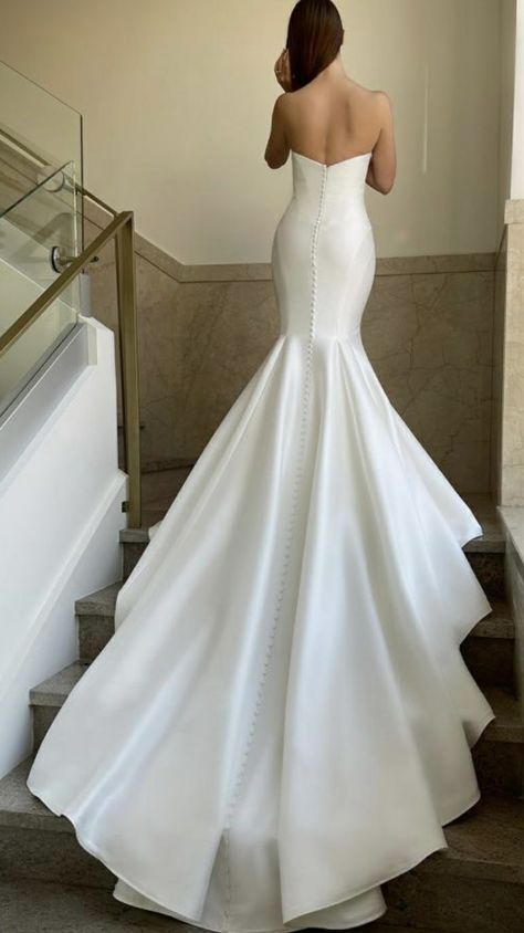 Essence Of Australia Wedding Dress, Wedding Dresses Simple Elegant, Wedding Dress Cathedral Train, April Fashion, Dresses Cinderella, Elegant Bridal Dress, Strapless Wedding Dress Mermaid, Satin Mermaid Wedding Dress, Wedding Setup