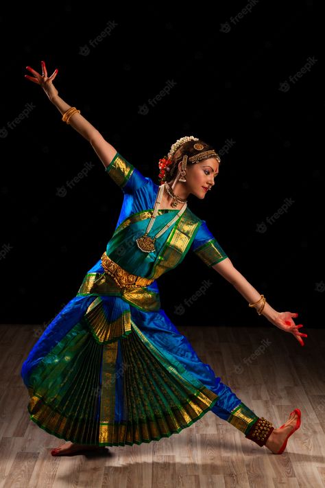 https://www.seekersthoughts.com/2023/07/bharatanatyam.html Bharatnatyam Costume, Human Composition, Bharatnatyam Dance, Dance Pic, Bharatanatyam Costume, Bharatanatyam Dancer, Indian Classical Dancer, Bharatanatyam Poses, Dance Forms