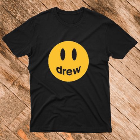 Drew House T Shirt Drew Clothes, Drew Tshirt, Happy Face Drawing, Justin Bieber Shirts, Mochila Jansport, Mens Plain T Shirts, Kaws Wallpaper, Drew House, Pocket Tees