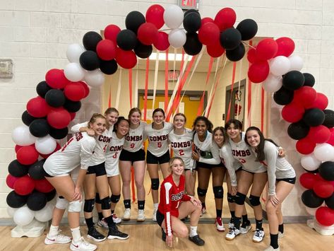 Volleyball Balloon Arch, Volleyball Senior Night Gifts, Night Volleyball, Soccer Banquet, Volleyball Senior Night, Basketball Senior Night, Rally Idea, Sports Banquet, Senior Night Gifts