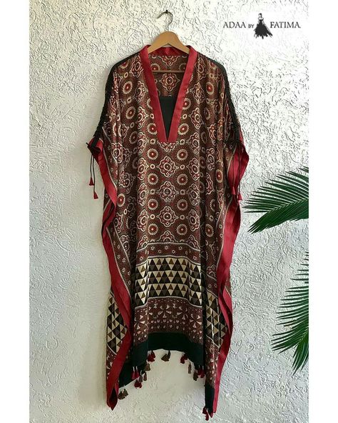 Kaftan Latest Design, New Kaftan Designs 2023, Latest Kaftan Designs For Women 2023, Kaftan Shirts Women, Kaftan Neck Designs, Kaftan Kurti Pakistani, Kaaftaan Designs, Kaftan Pattern Caftan Dress Style, Kaftan Designs For Ladies