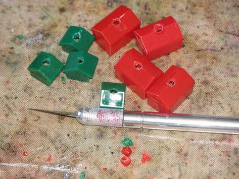 Monopoly Crafts, Monopoly Pieces, Old Board Games, Melted Plastic, Upcycle Repurpose, Monopoly Game, Ink Stains, Simple Game, Ink Stain