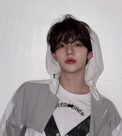 Zhanghao zerobaseone zb1 aesthetic icon lq iq Zhang Hao, Aesthetic People, Teen Boy, Cute Panda, Kpop Aesthetic, Perfect Man, Kpop Girl Groups, Boys Who, Cute Icons