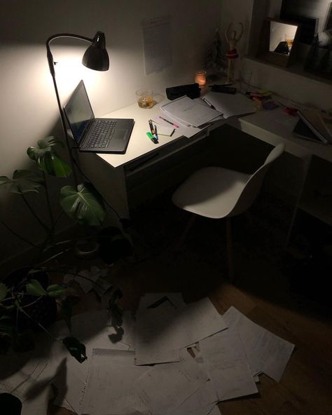 Night Work Aesthetic, Academic Burnout Aesthetic, Mess Aesthetic, Studying At Night, Academic Burnout, Chill Dude, School Collage, Study Core, Night Study