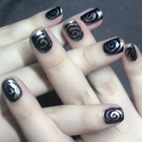 More of my silver spiral swirl nails #swirls #swirl #swirlnails #spiral #spiralnails #stars #stargirl #swirlgirl #spiralgirl #nailinspo #grungenails #gothnails #coraline #timburton #halloween #grunge #silver #silvernails Dark Swirl Nails, Emo Nails Short, Coraline Nails Easy, Short Coraline Nails, Black Emo Nails Short, Spiral Nails Design, Stars And Spirals Nails, Short Emo Nails, Grunge Y2k Nails Black