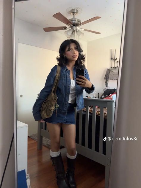 Capri Outfits Fall, Denim Skirt And Denim Jacket Outfit, Jazz Concert Outfit Ideas, Arcade Outfit Ideas Date, Skirt Denim Jacket Outfit, Long Torso Short Legs Outfits For Women, Marry Jane Shoes Outfits, Short Jean Skirt Outfits Fall, Capris With Boots