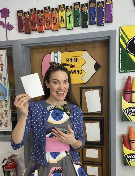 Cassie Stephens: Art Room Ideas: Finish the Drawing! Cassie Stevens Art Lessons, Cassie Stephens, Kids Create, Learning Strategies, Homeschool Art, Teacher Blogs, Room Signs, Guided Drawing, Art Classroom