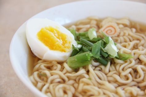 Eating Healthier Ramen Noodles Is Easy With These Four Tips Healthy Ramen Noodles, Healthy Ramen, Ramen Recipes Easy, Baked Rigatoni, Homemade Ramen, College Meals, Ramen Recipes, Noodle Dishes, Ramen Noodles