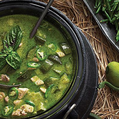 Cauldron CurryDelish Spinach Coconut Milk, Chicken Vegetable Curry, Vegetable Curry Recipes, Green Curry Recipes, Coconut Milk Soup, Zucchini Soup, Coconut Milk Curry, Ethnic Food, Coarse Salt