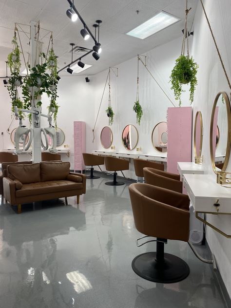 CAPELLI SALON knows Salon inspo, salon interior design, boho salon, salon inspiration. Hair Salon Processing Area, Salon Interior Design Boho, Boho Hair Salon Decor, Mini Salon Ideas, Hair Salon Suite Decor, Hair Studio Ideas, Hair Salon Interior Design, Salon Design Ideas, Nail Salon Interior