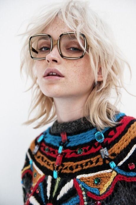 4 fab hairstyles that will dominate 2021 - BeautyEQ Hair And Glasses, Haircuts For Frizzy Hair, Stella Jean, Stylish Haircuts, Wearing Glasses, Frizzy Hair, Hair Reference, Grunge Hair, New Hair