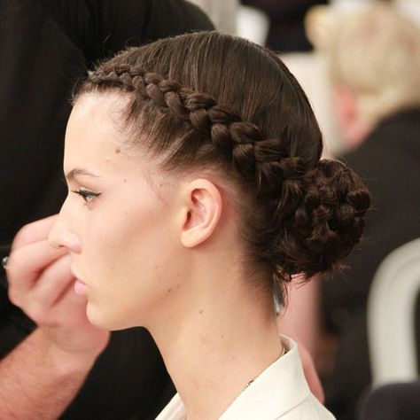 Elegant braiding with bun. Beautifully done. Elie Saab Runway, Military Hair, Fashion Week Hair, Ballet Hairstyles, Hairstyle Ideas Easy, Tight Braids, Cheer Hair, Paris Haute Couture, Braided Prom Hair