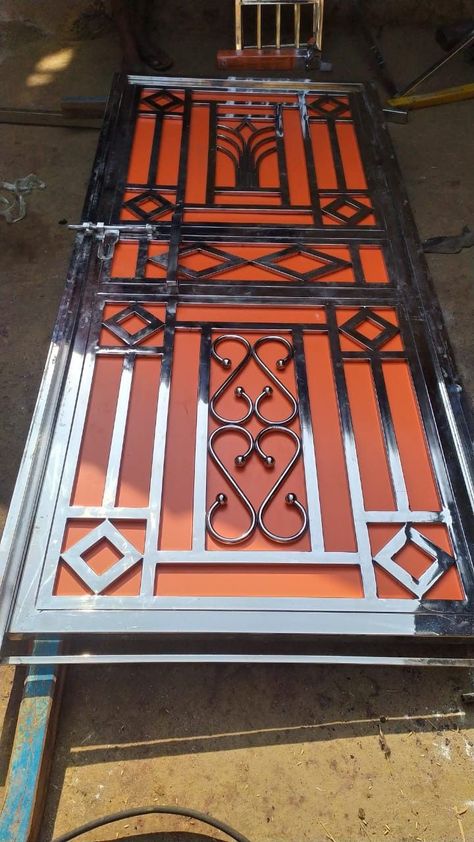 Steel Single Door Design, Steel Gate Design Single Door, Ss Gate, Steel Grill Design, Modern Window Grill, درج السلم, Exterior Door Designs, Window Grill Design Modern, Home Gate Design