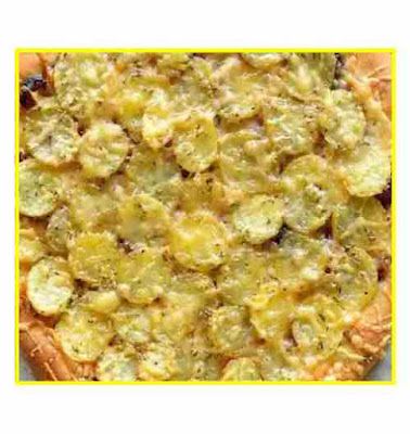 Momzdailyscoops: New Potato, Caramelised Onion, Rosemary & Gruyère ... Rosemary Pizza, Potato Pizza Recipe, Savoury Bakes, Onion Pizza, Potato Pizza, Caramelised Onion, Pizza Ideas, Carmelized Onions, New Potatoes