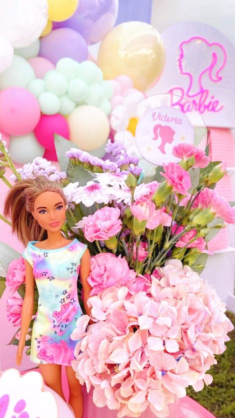 Anna Birthday Party, Barbie Party Decorations, Birthday Barbie, Anna Birthday, Barbie Party, Girls Party, Party Photos, Catch My Party, Birthday Party Ideas