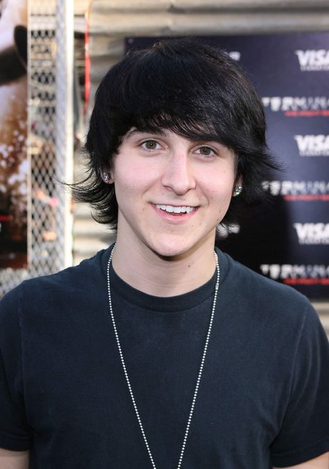 Hannah Montana Tv Show, Mitchell Musso, Mitchel Musso, Hannah Montana Forever, Old Disney Channel, Disney Channel Stars, Josh Hutcherson, Celebrities Humor, Hannah Montana