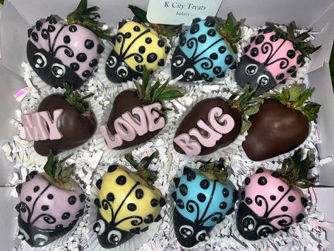 Dipped Berries, Strawberry Ideas, Ladybug Theme, Dipped Strawberries, Animal Ideas, Strawberry Dip, Chocolate Bomb, Chocolate Strawberry, Covered Strawberries