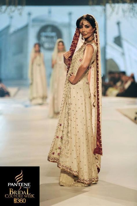 Summer Bridal Wear Collection By Sana Abbas At Pantene Bridal Couture Week 2014 Stylish Dresses For Wedding, Pakistan Bride, Pakistan Bridal, Bridal Couture Week, Pakistani Couture, Dress For Wedding, Fashion Designing, Someone New, Couture Week