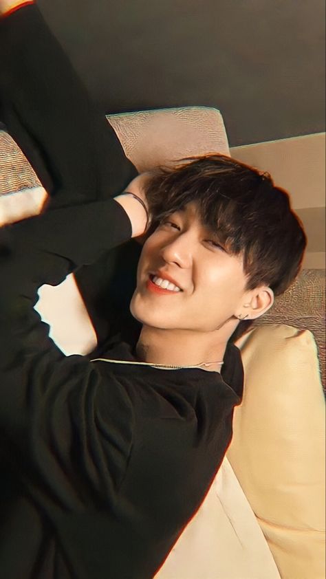 Changbin Straykids, Boyfriend Material, Wall, White, Black