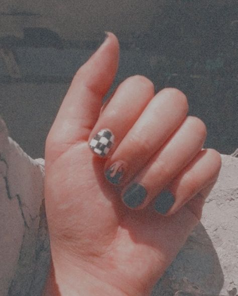 Tomboy Nails Ideas Short, Tomboy Nails Ideas, Tomboy Nails, Grunge Nail Art, Classy Short Nails, Short Manicure, Nails Grunge, Short Gel Nails, Grunge Nails