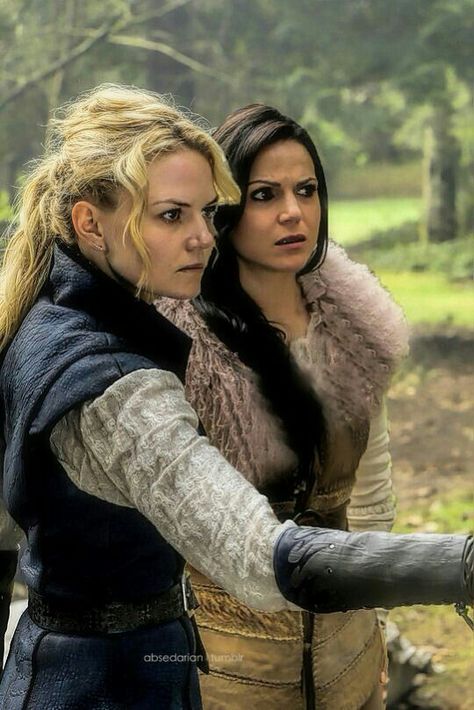 This is really hot Regina And Emma, Once Up A Time, Swan Queen, Outlaw Queen, Colin O'donoghue, Jennifer Morrison, Emma Swan, Captain Swan, Evil Queen