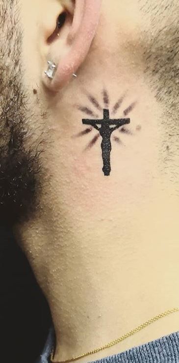 Cross Tattoo Neck, Tattoo After Care, Small Back Tattoos, Small Neck Tattoos, Tattoo Designer, Unique Tattoos For Men, Tatuagem Masculina Pequena, See Tattoo, Unique Small Tattoo