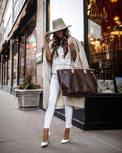 Sunday strolling. // Outfit details linked in my bio and via the @liketoknow.it app. http://liketk.it/2AHgN #liketkit #ootn Neverfull Outfit, Louis Vuitton Taschen, Mia Mia Mine, Maria Vizuete, Louis Vuitton Outfit, Vuitton Outfit, Sac Louis Vuitton, Mia Mia, Louis Vuitton Neverfull Gm