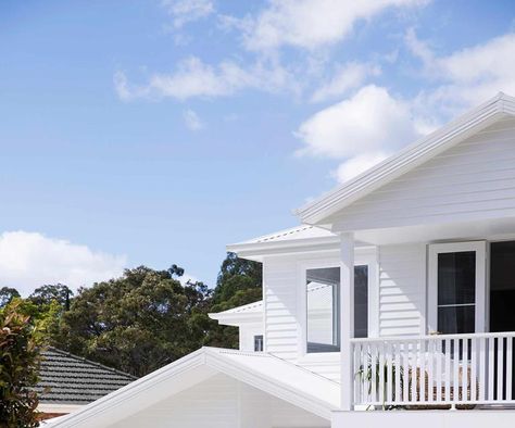 An all-white Hamptons style revamp transformed this Sydney home Exterior Handrail, Hamptons Style Homes, Hamptons Style Home, Exterior Wall Cladding, Coastal Hamptons, Hamptons Coastal, Hampton Style, Masonry Work, Modern Rustic Homes