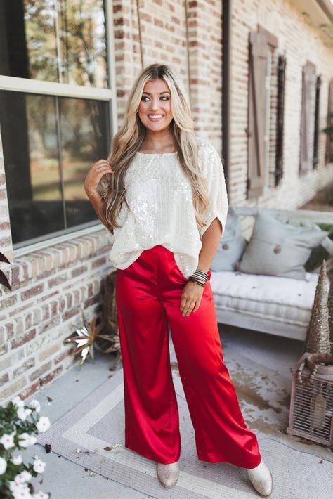 Red Satin Pants, Satin Pants Outfit, Red Wide Leg Pants, Flowy Wide Leg Pants, Wide Leg Pants Outfit, Trendy Christmas Outfits, Satin Pants, Fly Girl, Red Pants