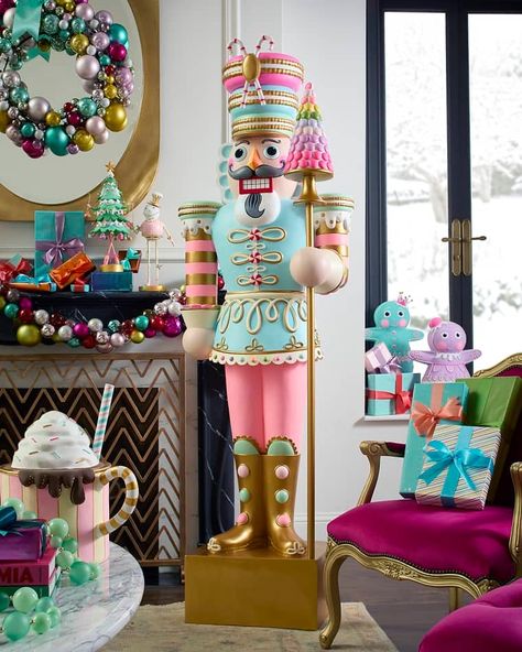 HGGFS Glitterville Life-Size Major Macaron Display, 6.5' Neiman Marcus Christmas Tree, Glitterville Christmas, Macaron Display, Nutcracker Christmas Decorations, Swirl Lollipops, Candy Decorations, Whimsical Christmas, Mini Christmas Tree, Christmas Table Settings