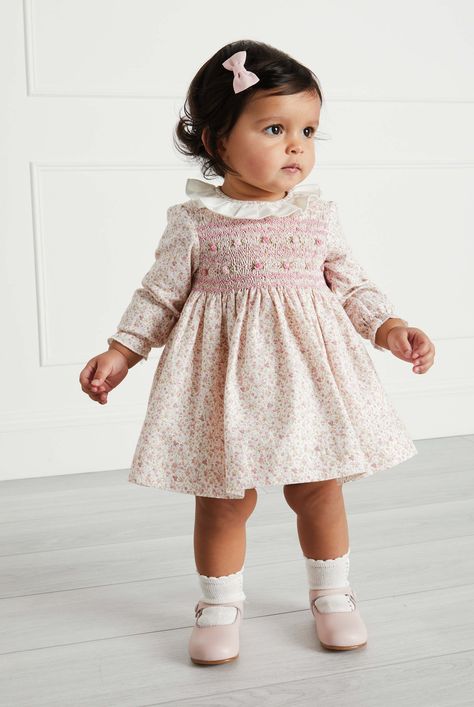 Cami Outfits, Adoptable Oc, Baby Clothes Size Chart, Children Outfits, Baby Clothes Sizes, Tantrums Toddler, Girls Easter Dresses, Baby Faces, Pink Baby Girl