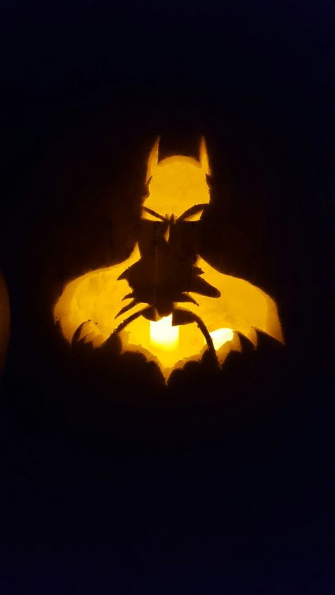 Batman jack-o-lantern #batman #dc #halloween #pumpkin The Joker Pumpkin Carving, Jack The Pumpkin King Pumpkin Carving, Batman Logo Pumpkin Carving, Bat Signal Pumpkin Carving, Funny Pumpkin Carvings Meme, Spooky Scary, Dc Universe, Jack O Lantern, Pumpkin Carving