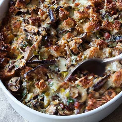 Leek Bread Pudding, Leek Bread, Mushroom Leek, Savory Bread Pudding, Herb Roasted Turkey, Savory Bread Puddings, Barefoot Contessa Recipes, Ina Garten Recipes, Bread Puddings