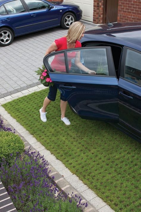 Driveway Ideas Uk, Grass Pavers Driveway, Driveway Inspiration, Driveway Ideas Cheap, Drive Ways, Front Garden Ideas Driveway, Driveway Materials, Grass Driveway, Driveway Blocks