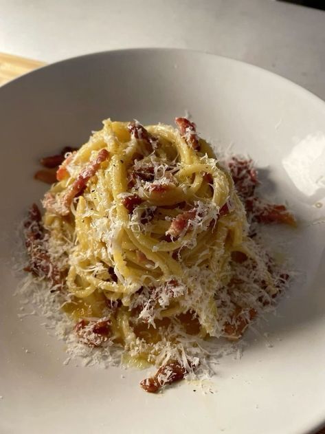 Carbonara Aesthetic, Bibi Magazine, Italian Carbonara, Aesthetic Pasta, Pasta Carbonara, Carbonara Pasta, Läcker Mat, Snacks Saludables, Online Quiz