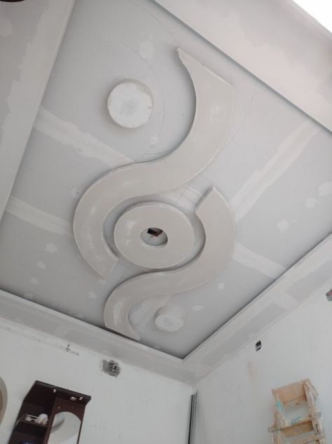 Luxury Bedroom Ceiling, Pop Groove Ceiling Design, Fall Celling Design, Bedroom Gypsum, Ceiling For Living Room, Asian Paint Design, Latest False Ceiling Designs, Pop Design For Hall, Pop Design For Roof