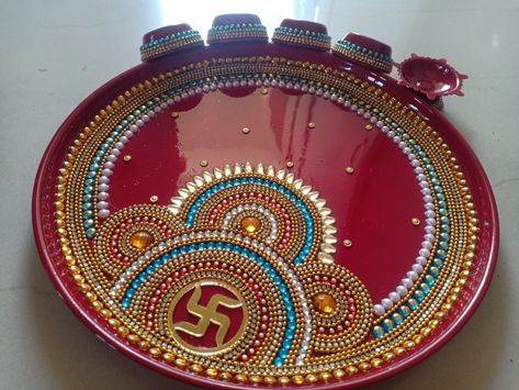 Diy Thali Decoration Ideas, Aarti Thali Decoration Ideas For Wedding, Matki Decoration, Thali Designs, Shadi Decor, Thali Design, Arti Thali Decoration, Arti Thali, Kalash Decoration