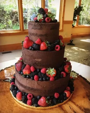 Brownie Wedding Cakes, Berry Wedding Cake, Gluten Free Wedding Cake, Gluten Free Wedding, Raspberry Wedding, Fruit Wedding Cake, Wedding Cake Tasting, Wedding Seasons, Wedding Cake Servings