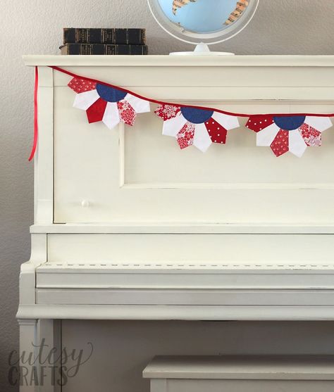 Dresden 4th of July Banner Tutorial - Cutesy Crafts 4th Of July Projects, Fouth Of July Crafts, 4th Of July Fun, 4th Of July Banner, Banner Tutorial, 4th July Crafts, Patriotic Fabric, Fourth Of July Decor, Holiday Day