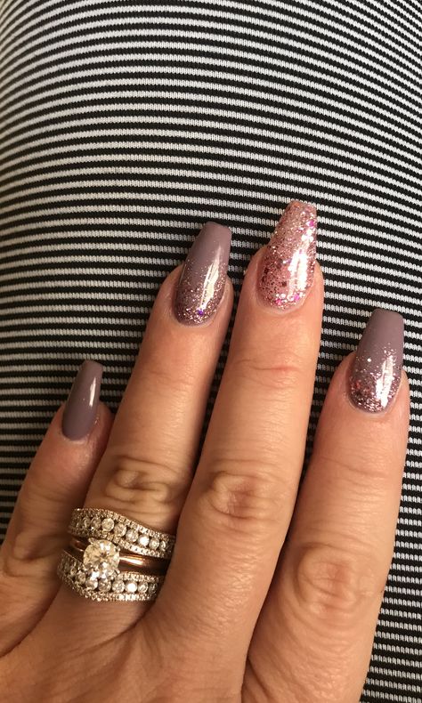 Winter Nail Ideas Coffin Shape, Cute Nail Art Almond Shape, Late Summer Nail Ideas Almond, Late Summer Nails Color Gel, Late Fall Early Winter Nails, Late Summer Nails Color Dip, Early Spring Nails Acrylic, Early Spring Nails Late Winter, Nagel Design Winter