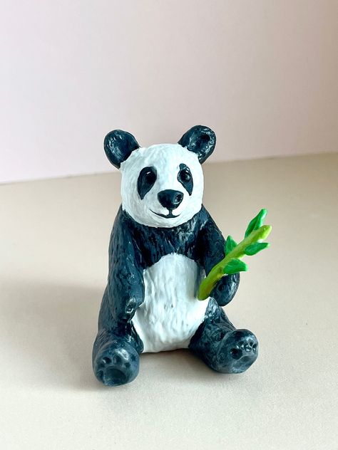 Polymer Clay Panda, Clay Panda, Panda Sculpture, Panda Eating Bamboo, Sculpture Polymer Clay, Panda Eating, Happy Panda, Miniature Clay, Panda Art