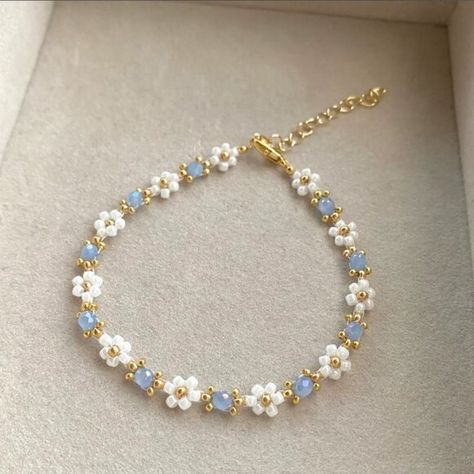 Beaded Flower Bracelet, Daisy Bracelet, Blue Floral Bracelet Flower Chain Bracelet, Beaded Flower Bracelet, Beaded Daisy, Daisy Jewelry, Daisy Bracelet, Floral Bracelet, Beads Bracelet Design, Bracelet Design, Bracelet Blue