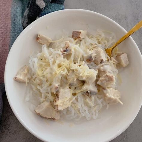 High Protein Chicken Alfredo: Delicious and Filling High Protein Chicken Alfredo, Protein Chicken Alfredo, Cottage Cheese Alfredo Sauce, Chicken Fettucini, Cottage Cheese Alfredo, Cheese Alfredo Sauce, Healthy Macros, High Protein Chicken, Chicken Alfredo Recipe