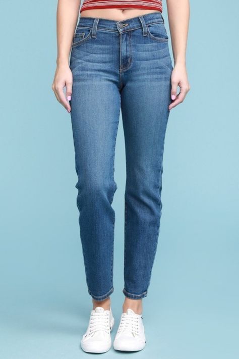 Judy Blue High Waisted Tapered Jeans Jeans Cheap, Blue High Waisted Jeans, High Waisted Mom Jeans, Judy Blue Jeans, Tapered Jeans, Mom Outfits, High Rise Jeans, Curvy Fashion, Casual Wardrobe