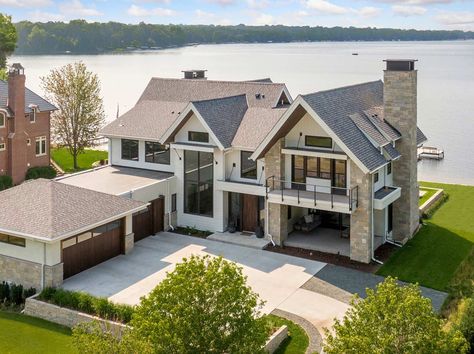 Visually striking lake house with a casual modern aesthetic in Minnesota White Bear Lake Minnesota, New Orleans Architecture, Lake Houses Exterior, Modern Lake House, Luxury Houses Mansions, Minnesota Home, Travel House, Lake House Plans, Modern Farmhouse Exterior