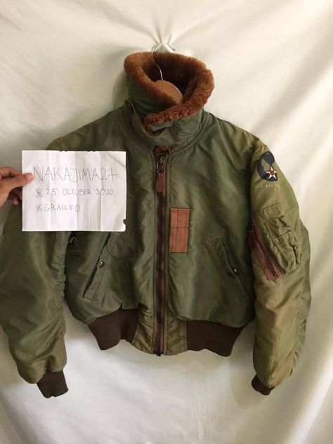 Buzz Rickson, Kurt Cobain Style, Vintage Military Jacket, Thrift Shop, Types Of Jackets, Men's Outerwear, Boot Camp, Flight Jacket, Vintage Military