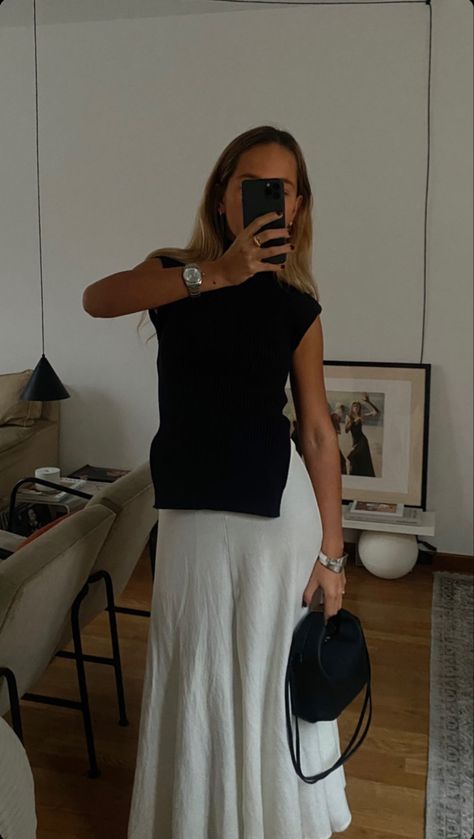 White Flowy Skirt Outfit, Linen Skirt Outfit, Flowy Outfits, Style Inspo Summer, Spain Outfit, Spring Fashion Dresses, Black Silk Skirt, Business Casual Outfits For Work, Breathe Easy