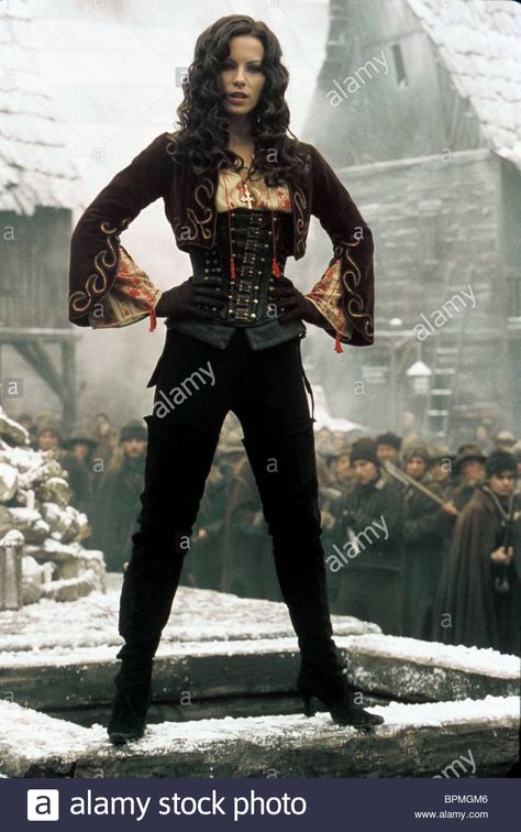 Download this stock image: KATE BECKINSALE VAN HELSING (2004) - BPMGM6 from Alamy's library of millions of high resolution stock photos, illustrations and vectors. Van Helsing Kate Beckinsale, Anna Van Helsing, Van Helsing Cosplay, Underworld Costume, Van Helsing 2004, Fiat 147, Fantasy Things, Pin Up Drawings, Van Helsing